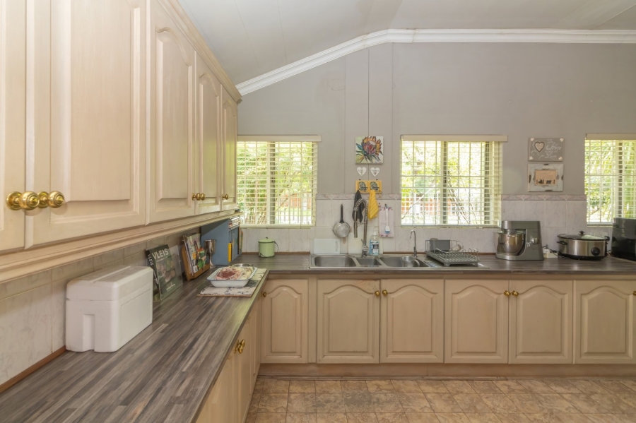 4 Bedroom Property for Sale in Wilgenhof Free State